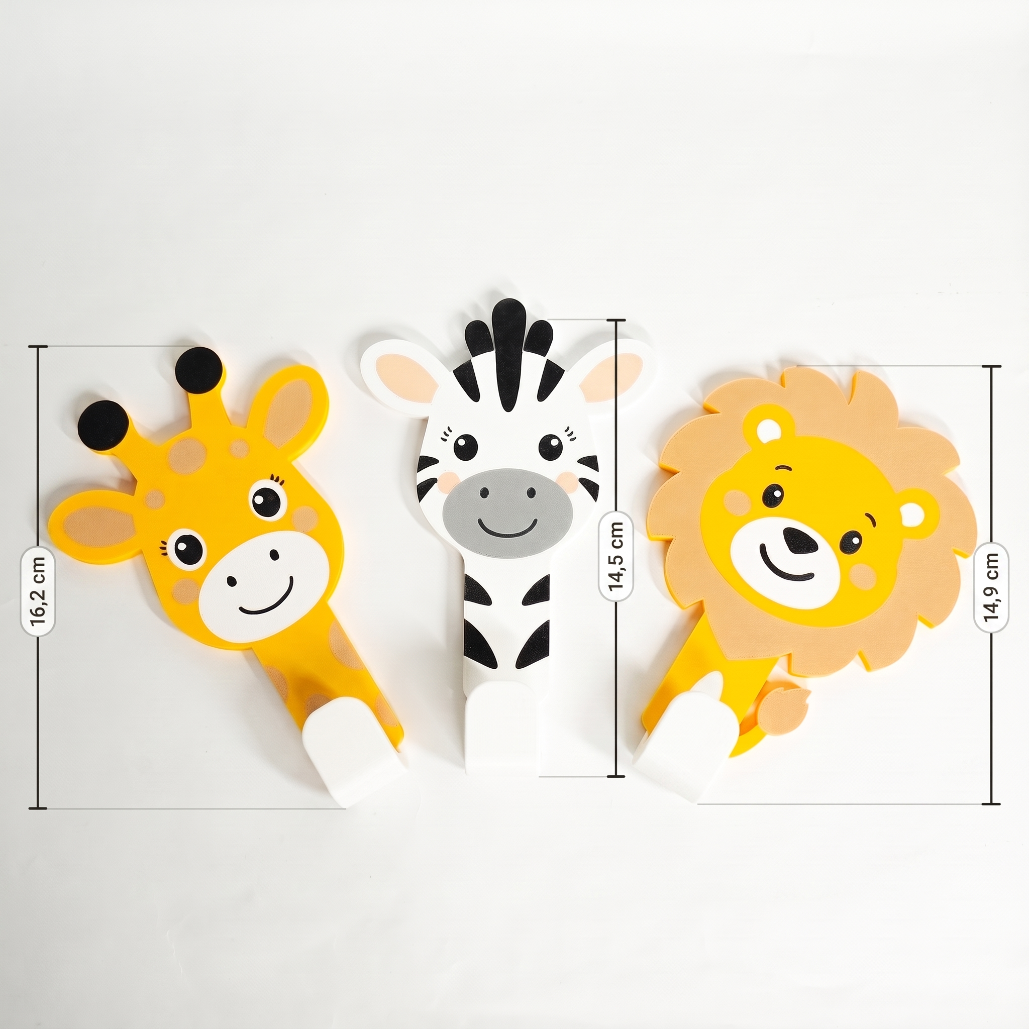 Cabideiros girafa, zebra e leão com medidas de 16,2, 14,5 e 14,9 cm de altura