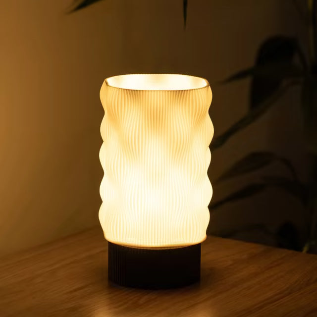 Luminária Sinuosa formas fluidas em impressão 3D — Trekko