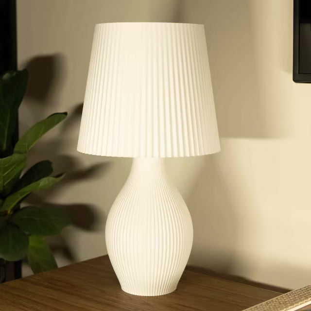 Luminária Íris — design delicado com iluminação suave
